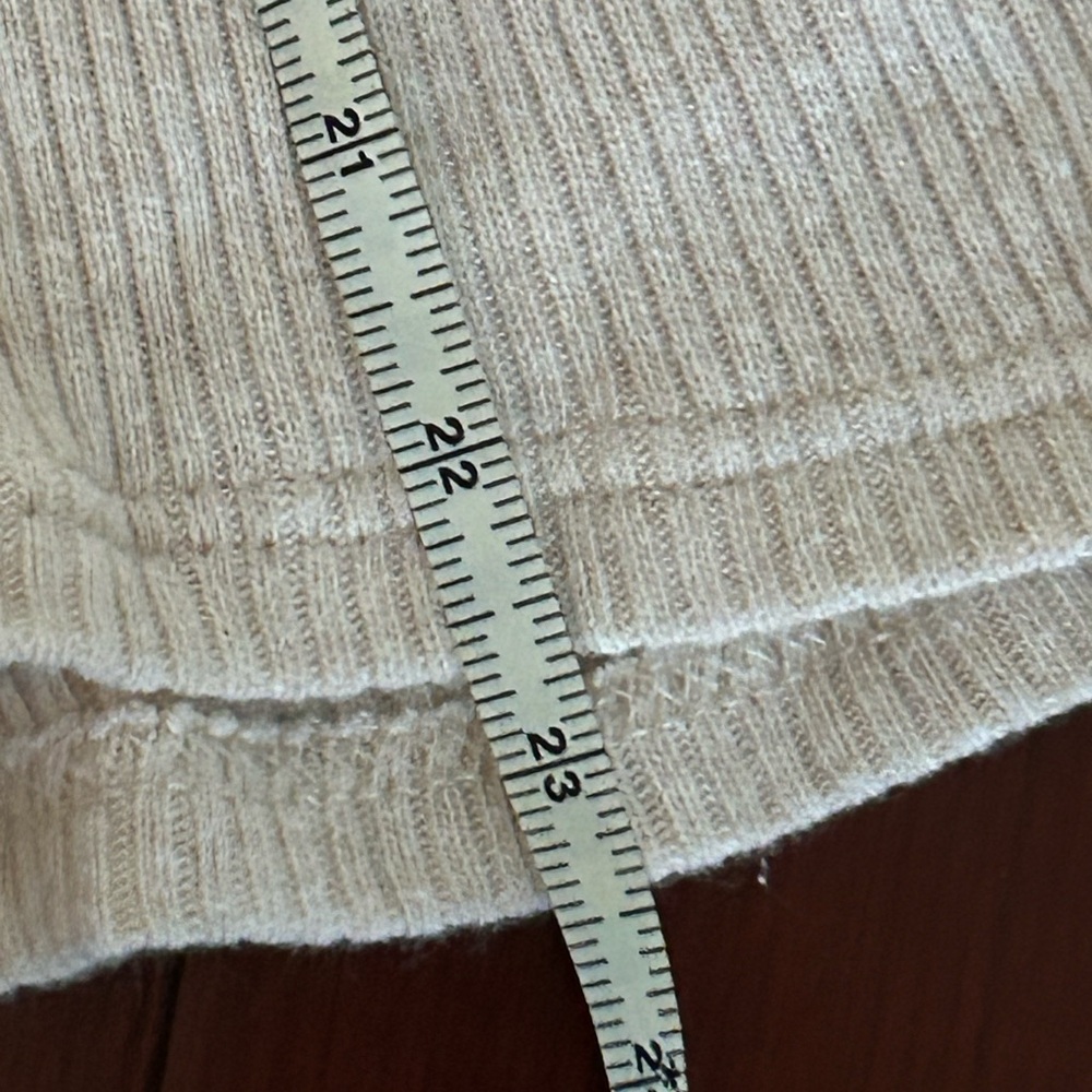 Old Navy Beige Ribbed Long Sleeve Top Small Easy Fit Normcore Neutral - Picture 6 of 8